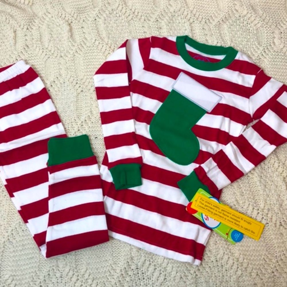 Sara’s Prints Christmas Pajamas 🎄matching/family UNISEX size XL